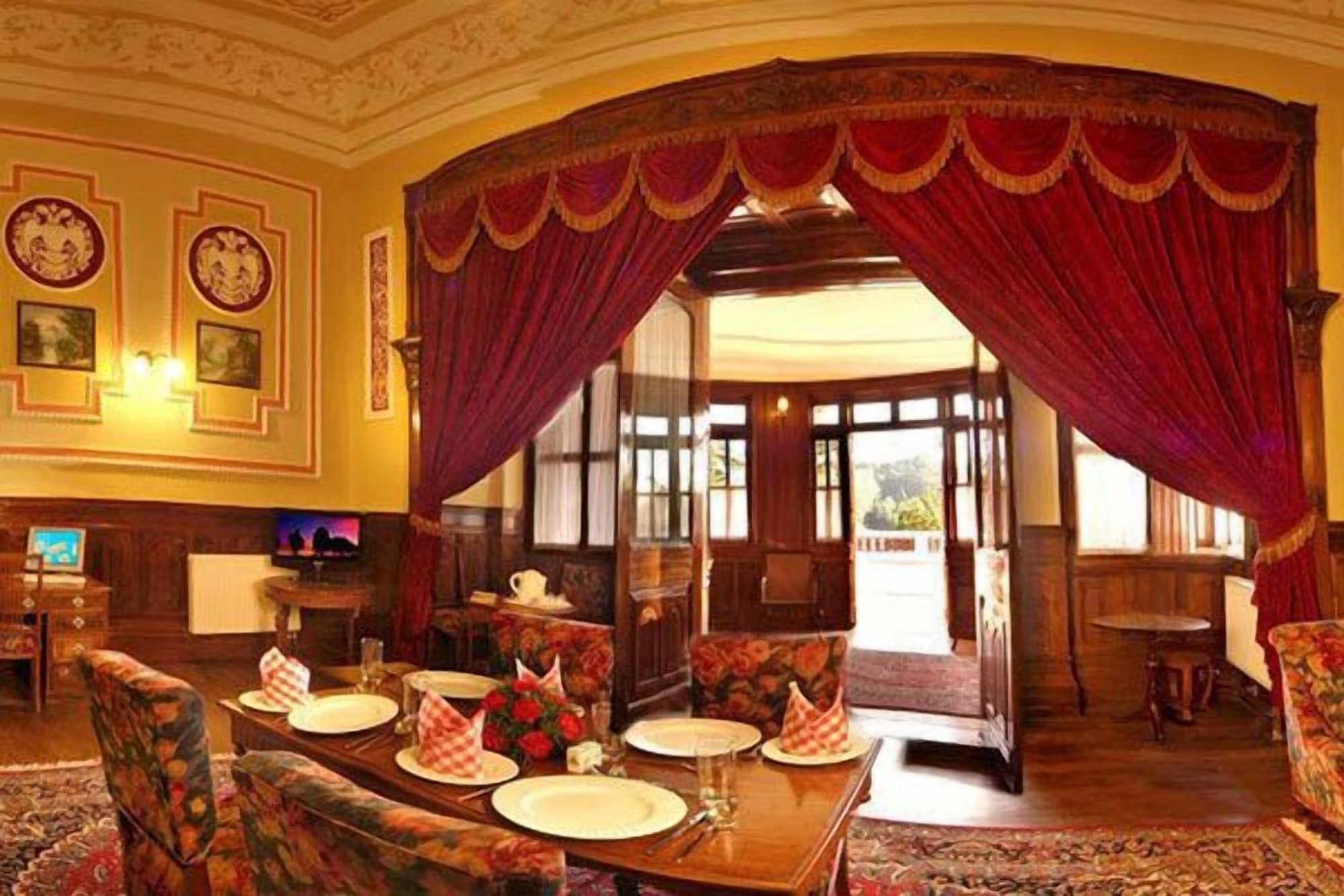 Welcomheritage Fernhills Royal Palace Ooty Exterior foto
